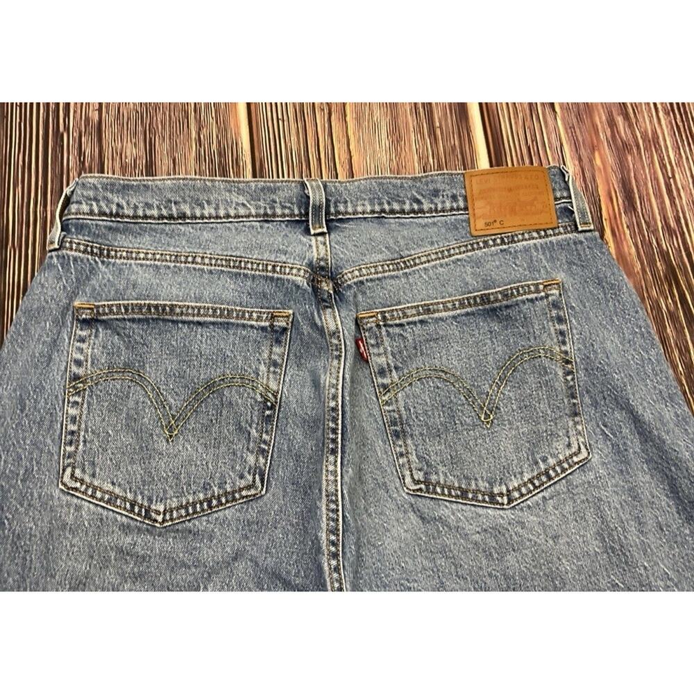 Levis Jeans Womens 33x30 Blue Skinny Light Wash 501 Curve Button Fly
